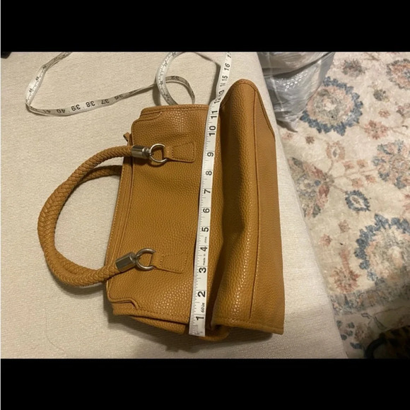 Nautica Tan medium Handbag with braided Handles . Like New condition. - Picture 8 of 12